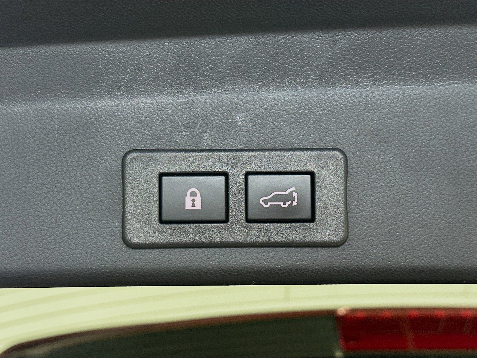 Used 2025 Subaru Ascent Premium image 30