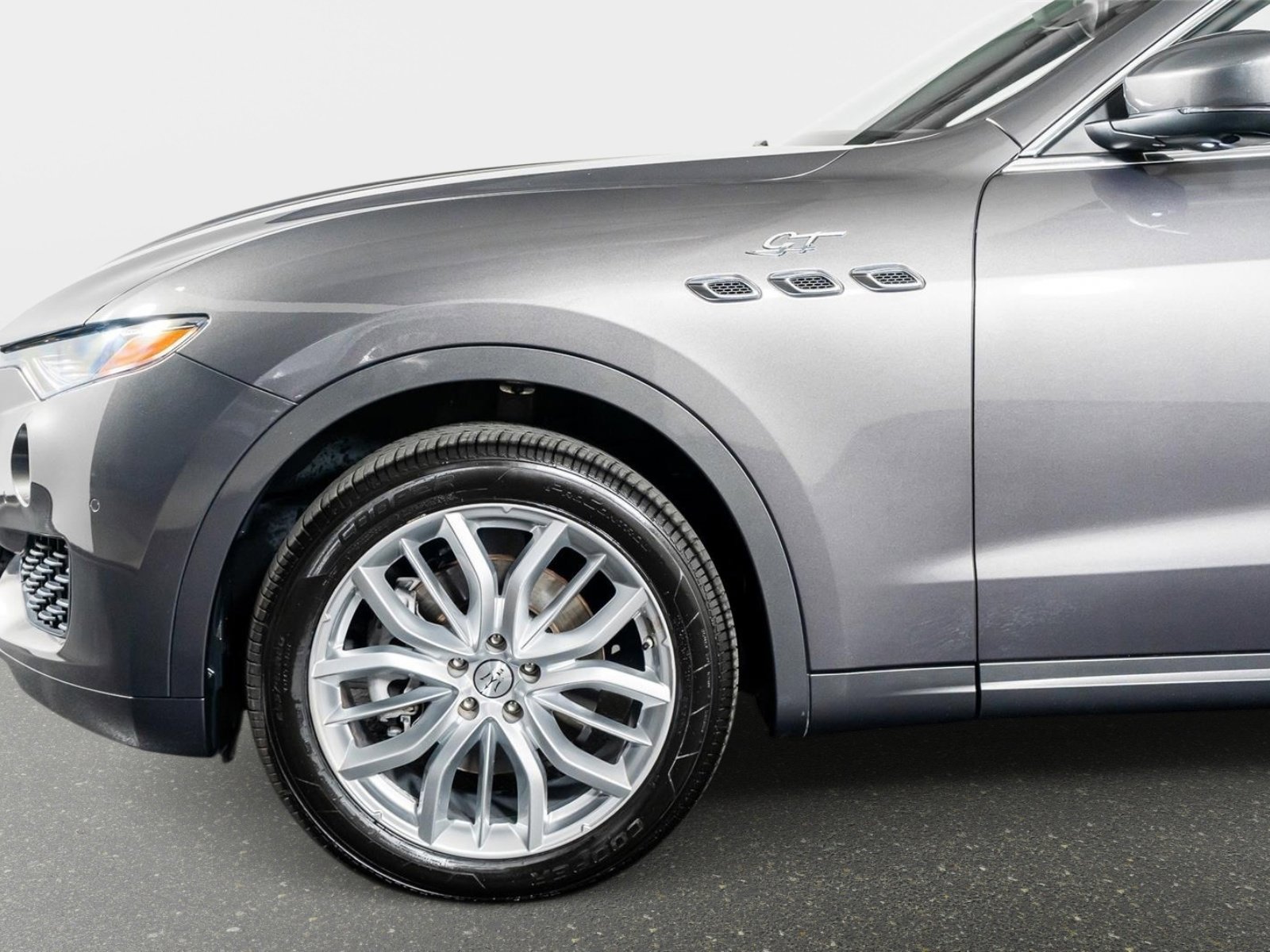 Used 2022 Maserati Levante GT image 11