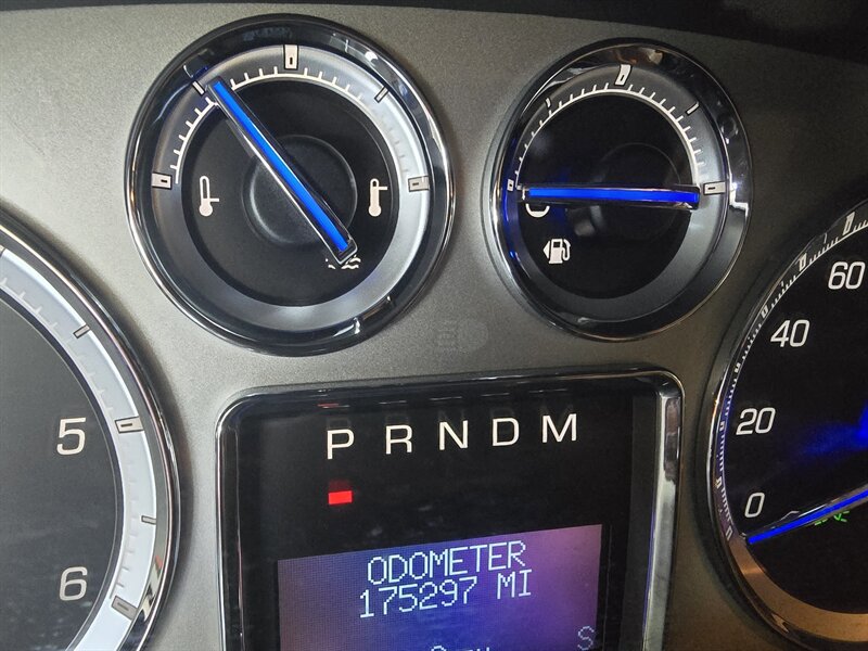 Used 2010 Cadillac Escalade ESV Premium AWD/4WD image 24