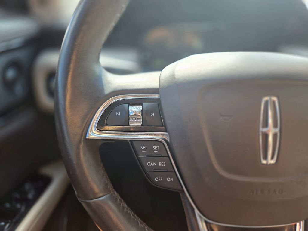 Used 2022 Lincoln Nautilus Reserve w/ Luxury Package FWD image 18