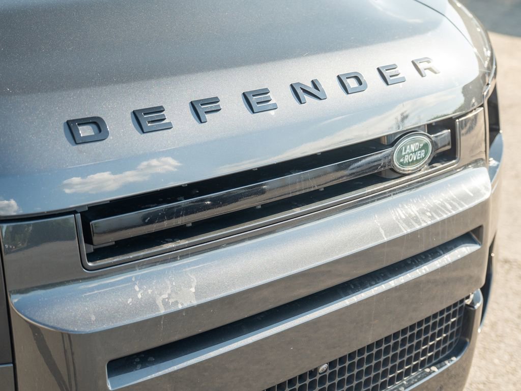 Used 2024 Land Rover Defender 110 X-Dynamic SE AWD/4WD image 16