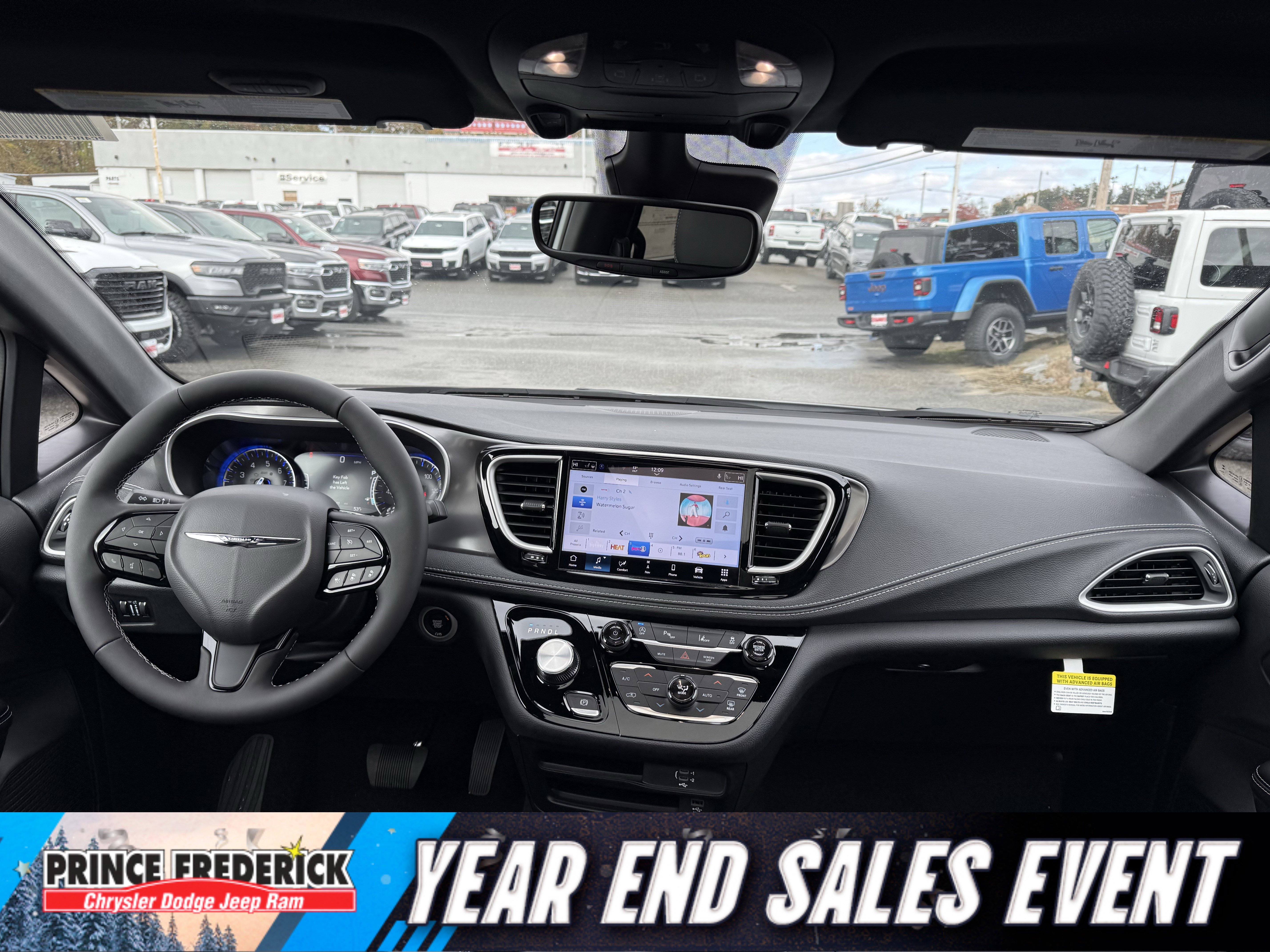 New 2026 Chrysler Pacifica Select image 18