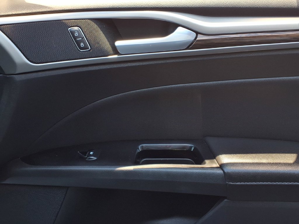 Used 2013 Ford Fusion SE FWD image 38