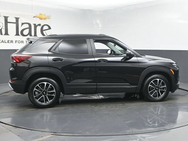 Used 2025 Chevrolet TrailBlazer LT w/ LT Cold Weather Package FWD image 42