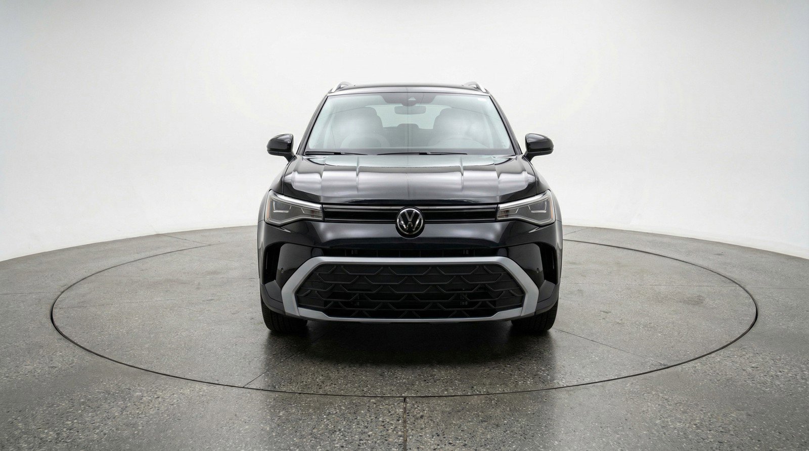 Used 2025 Volkswagen Taos SE FWD image 2