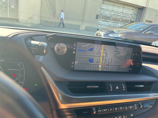 Used 2020 Lexus ES 300h w/ Premium Package image 16