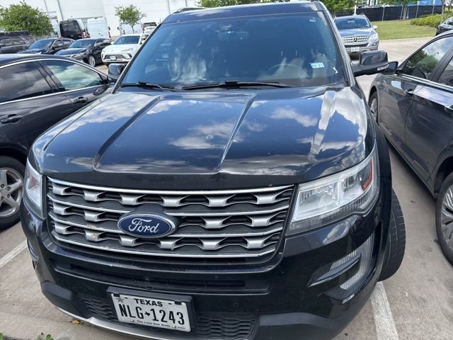 Used 2017 Ford Explorer Limited image 2