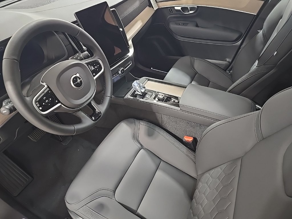 New 2026 Volvo XC90 B6 Plus w/ Protection Package Premier AWD/4WD image 20