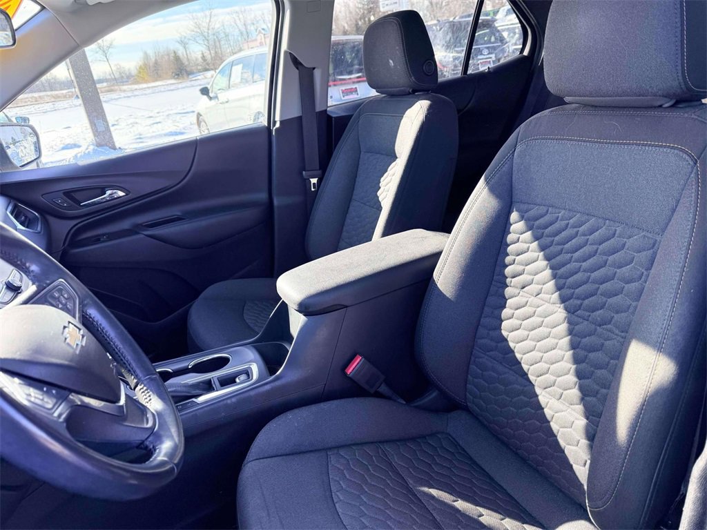 Used 2019 Chevrolet Equinox LT w/ Driver Convenience Package image 14