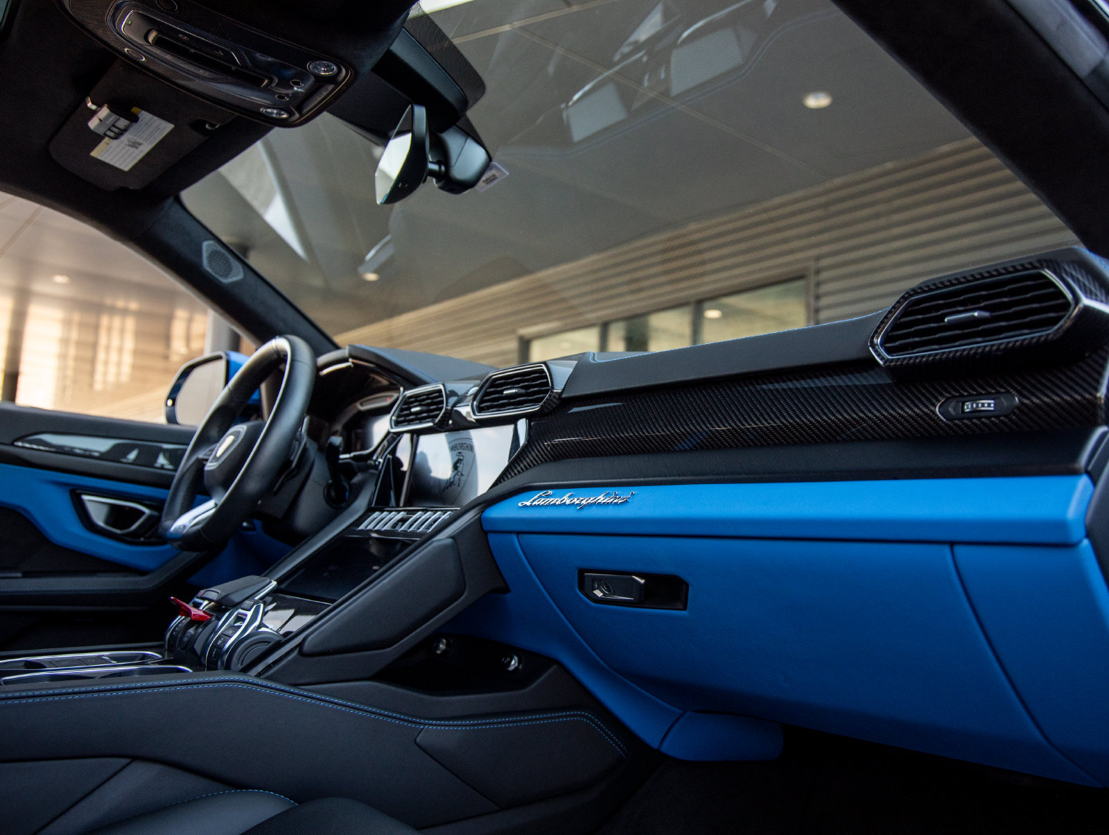 Used 2024 Lamborghini Urus S AWD/4WD image 48