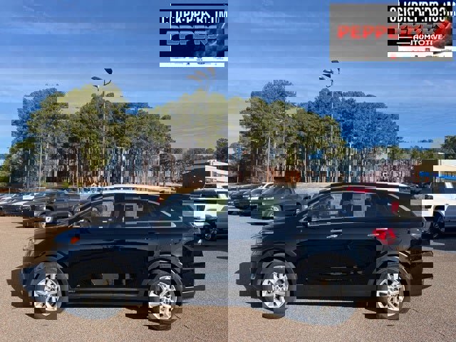 Used 2019 Kia Sorento LX w/ LX Convenience Package image 3