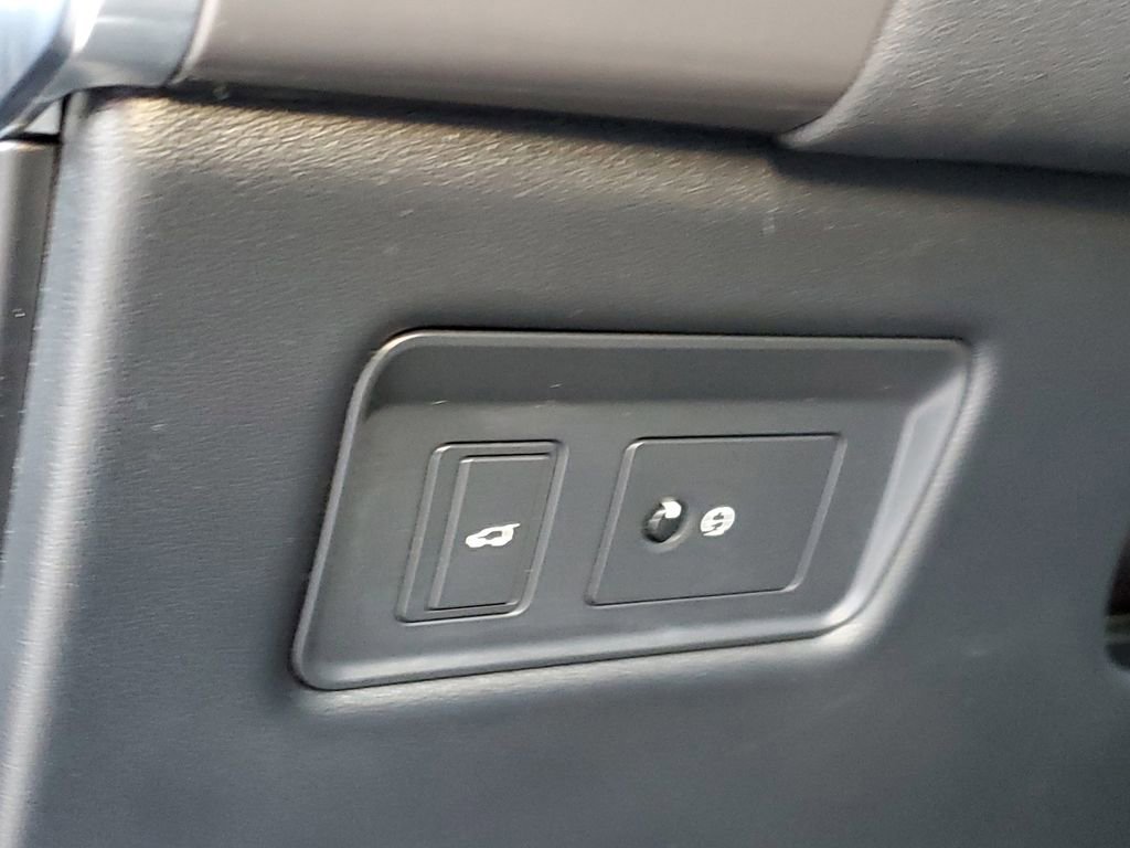 Used 2018 Land Rover Range Rover Sport SE image 9