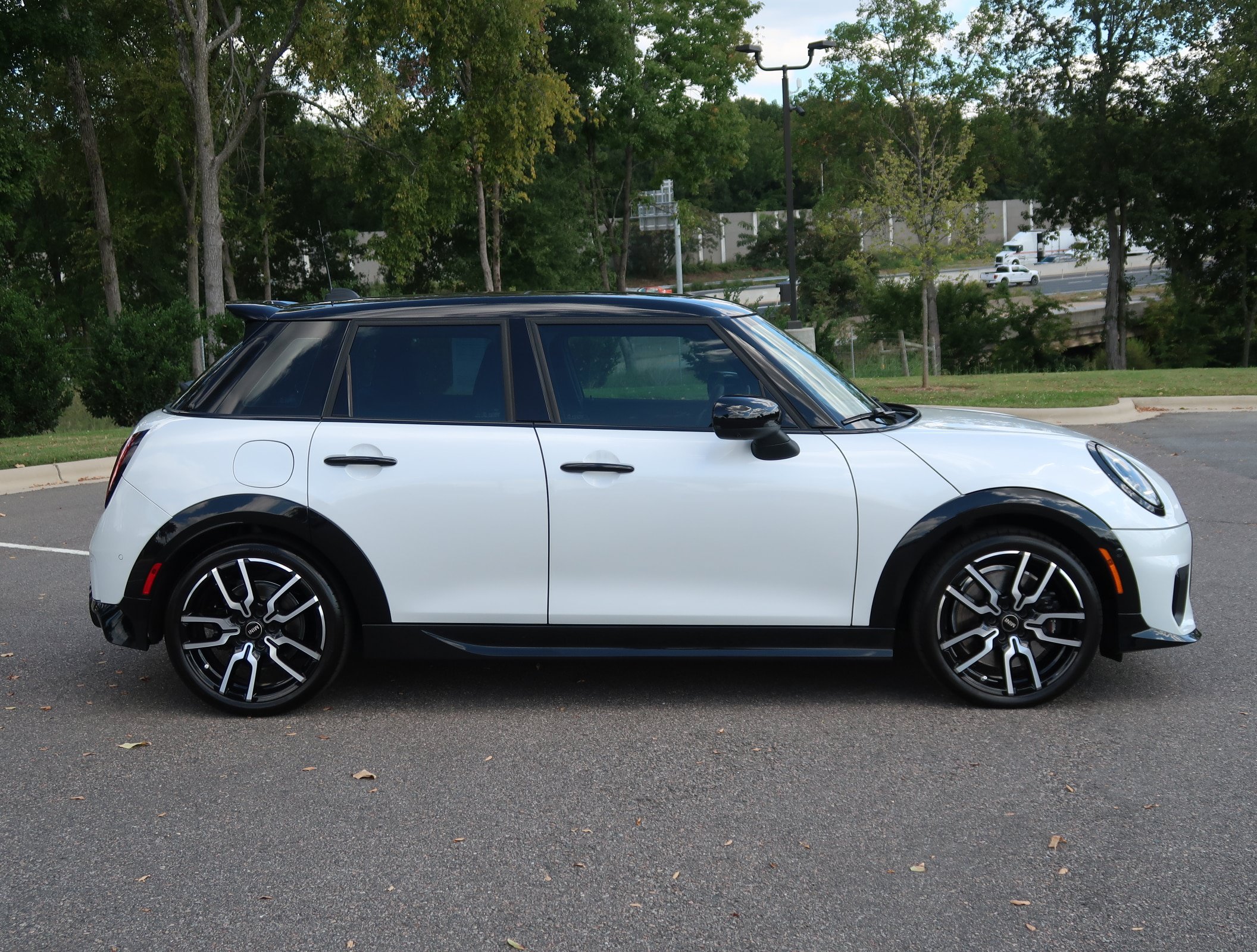 Used 2026 MINI Cooper S FWD image 9