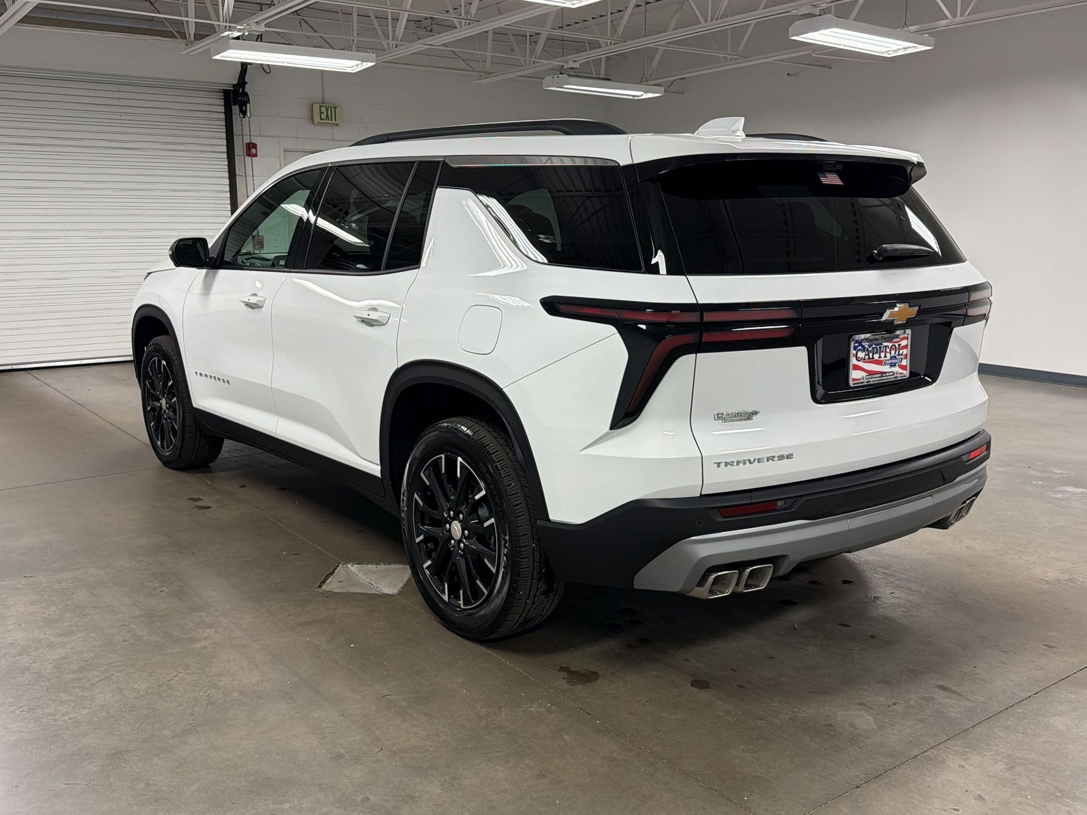 New 2026 Chevrolet Traverse LT w/ Sun and Wheel Package image 3
