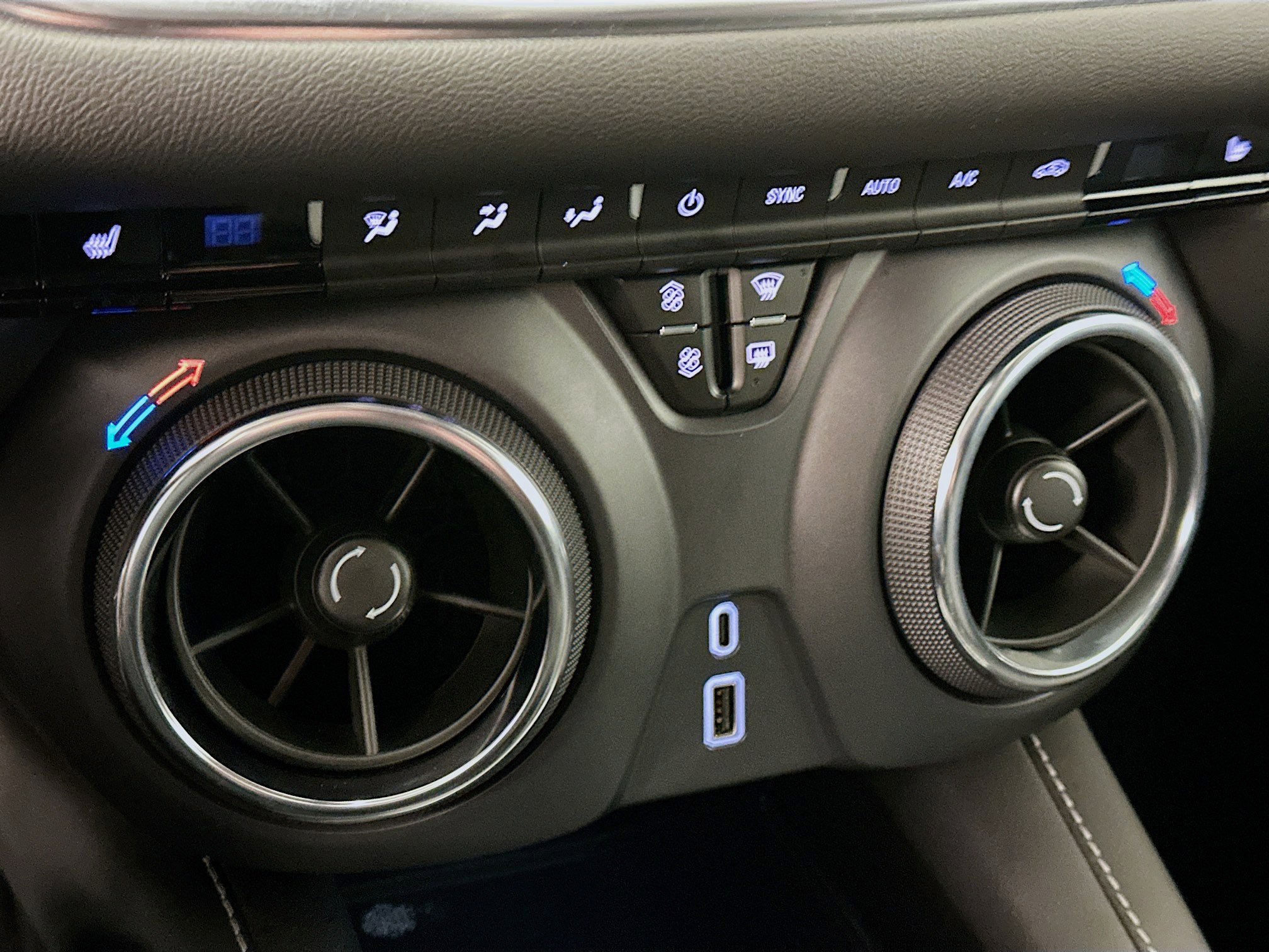 Used 2025 Chevrolet Blazer LT image 24