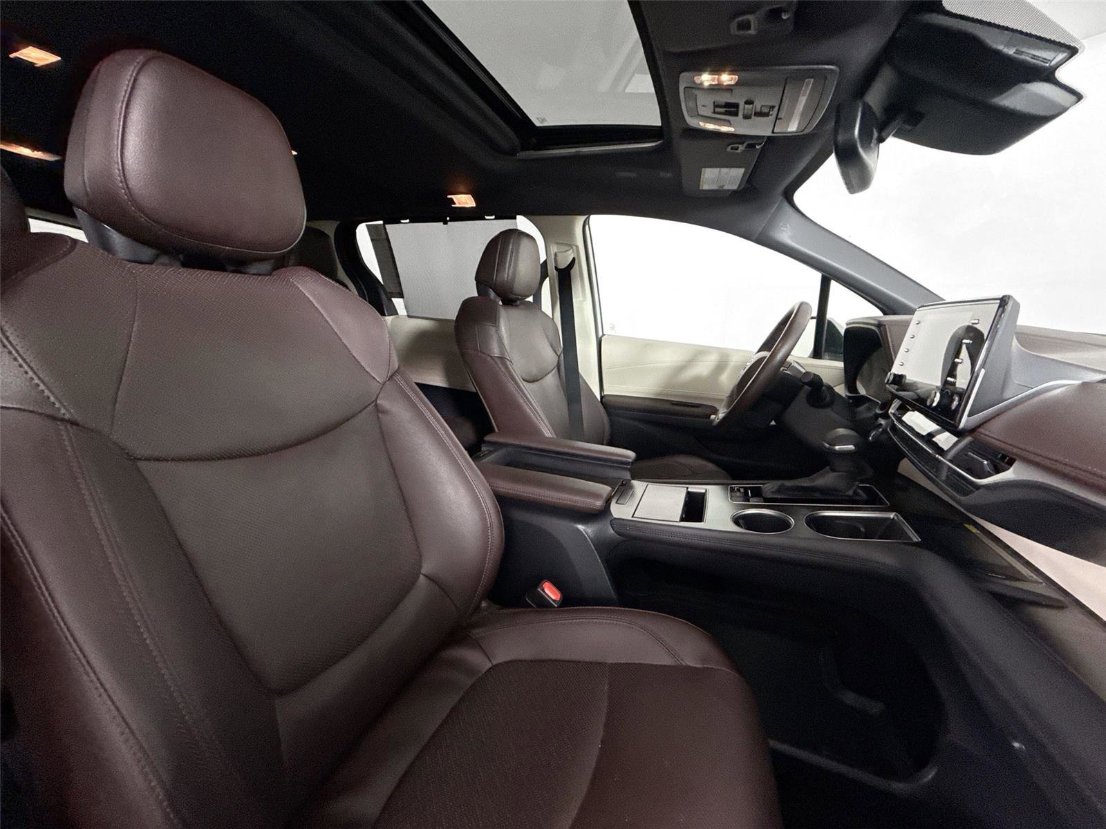 Certified 2021 Toyota Sienna Platinum image 43