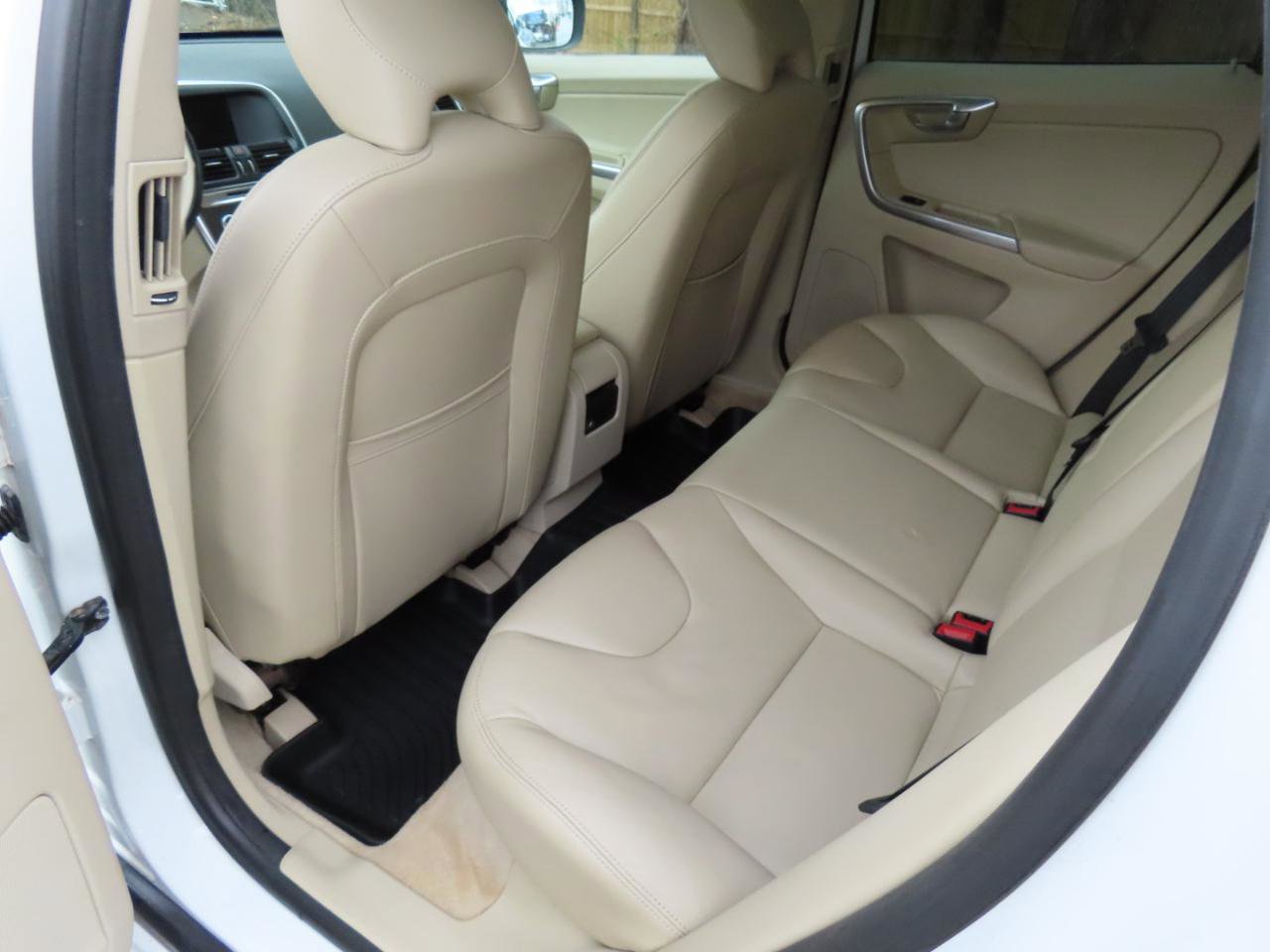 Used 2015 Volvo XC60 T5 image 10