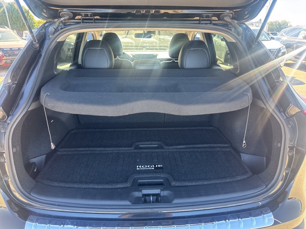 Used 2022 Nissan Rogue Sport SV w/ Technology Package FWD image 7