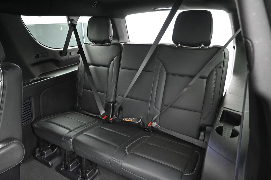 Used 2025 GMC Yukon XL Denali AWD/4WD image 16