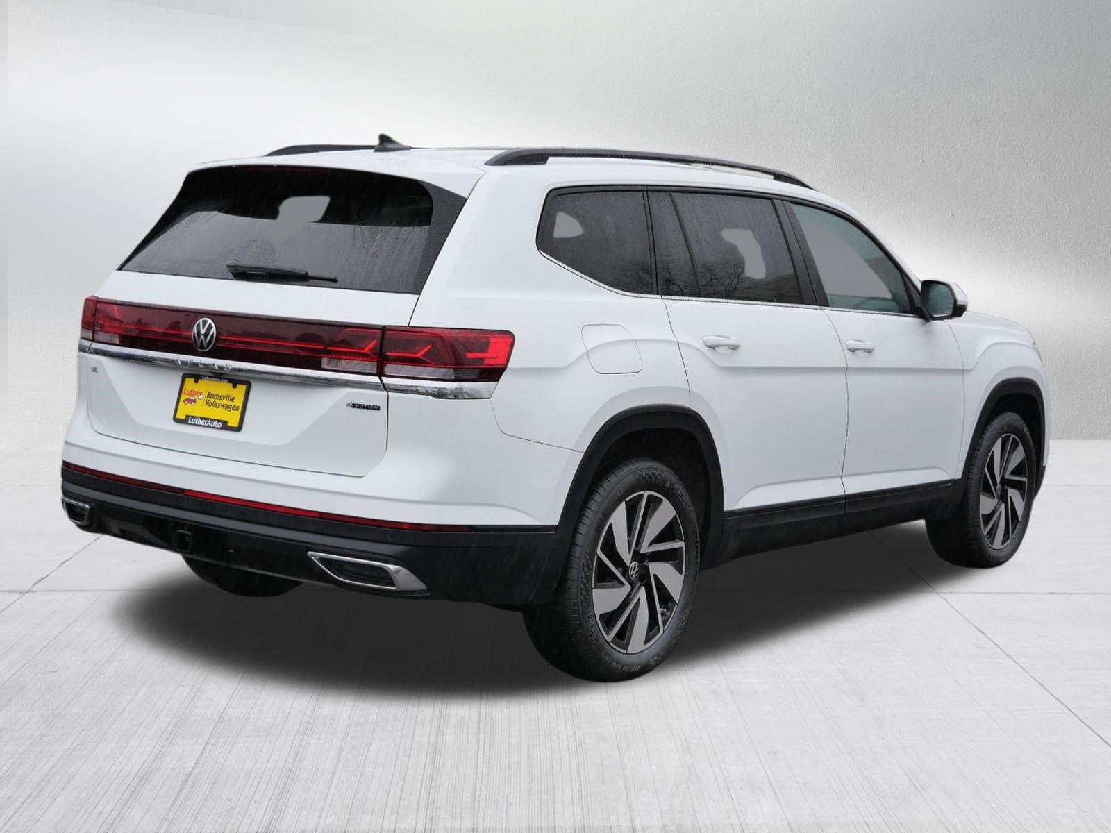 Certified 2024 Volkswagen Atlas SE image 7