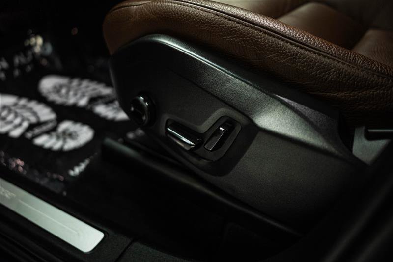 Used 2022 Volvo XC60 T8 Inscription image 16