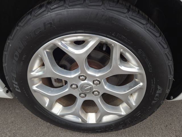 Used 2017 Chrysler 300 C Platinum image 29