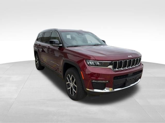 Used 2024 Jeep Grand Cherokee L Limited w/ Trailer Tow Package AWD/4WD image 3