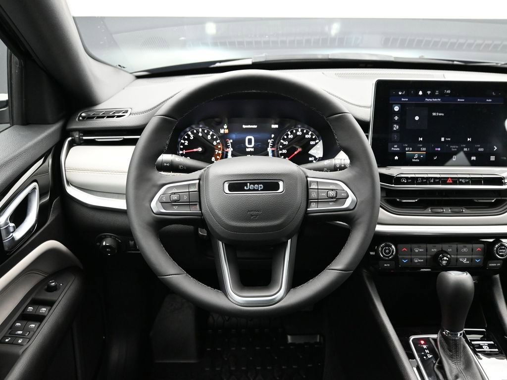 Used 2025 Jeep Compass Limited image 20