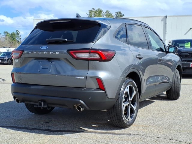 Certified 2025 Ford Escape ST-Line Select w/ Tech Pack #2 AWD/4WD image 3