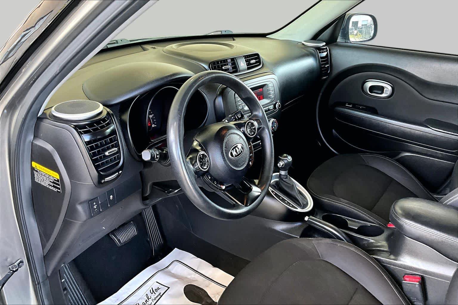 Used 2015 Kia Soul FWD image 16