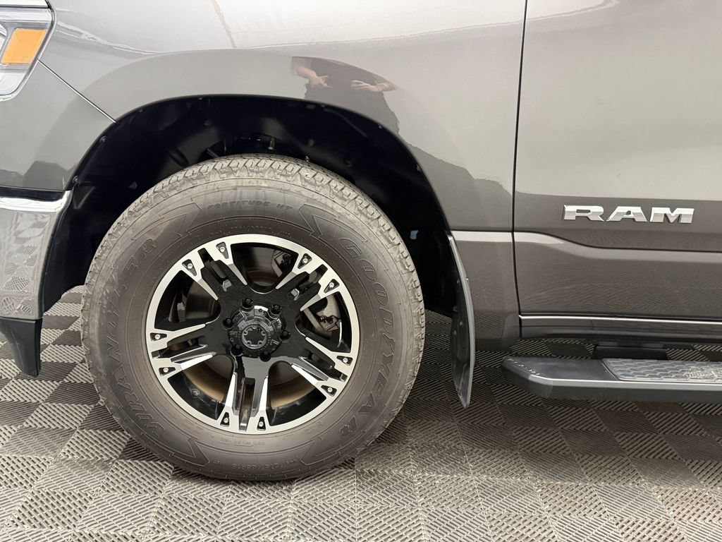 Used 2023 RAM 1500 Laramie AWD/4WD image 11