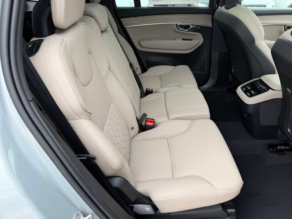 New 2026 Volvo XC90 B6 Plus w/ Protection Package Premier AWD/4WD image 11