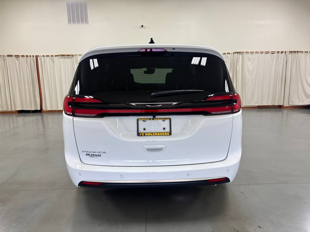 New 2027 Chrysler Pacifica Select w/ Family Tech Group FWD image 7