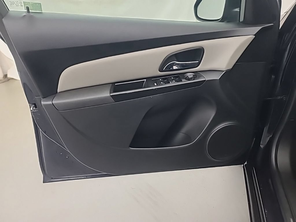 Used 2014 Chevrolet Cruze LS FWD image 20