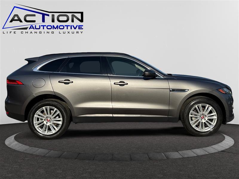 Used 2018 Jaguar F-PACE Prestige image 9