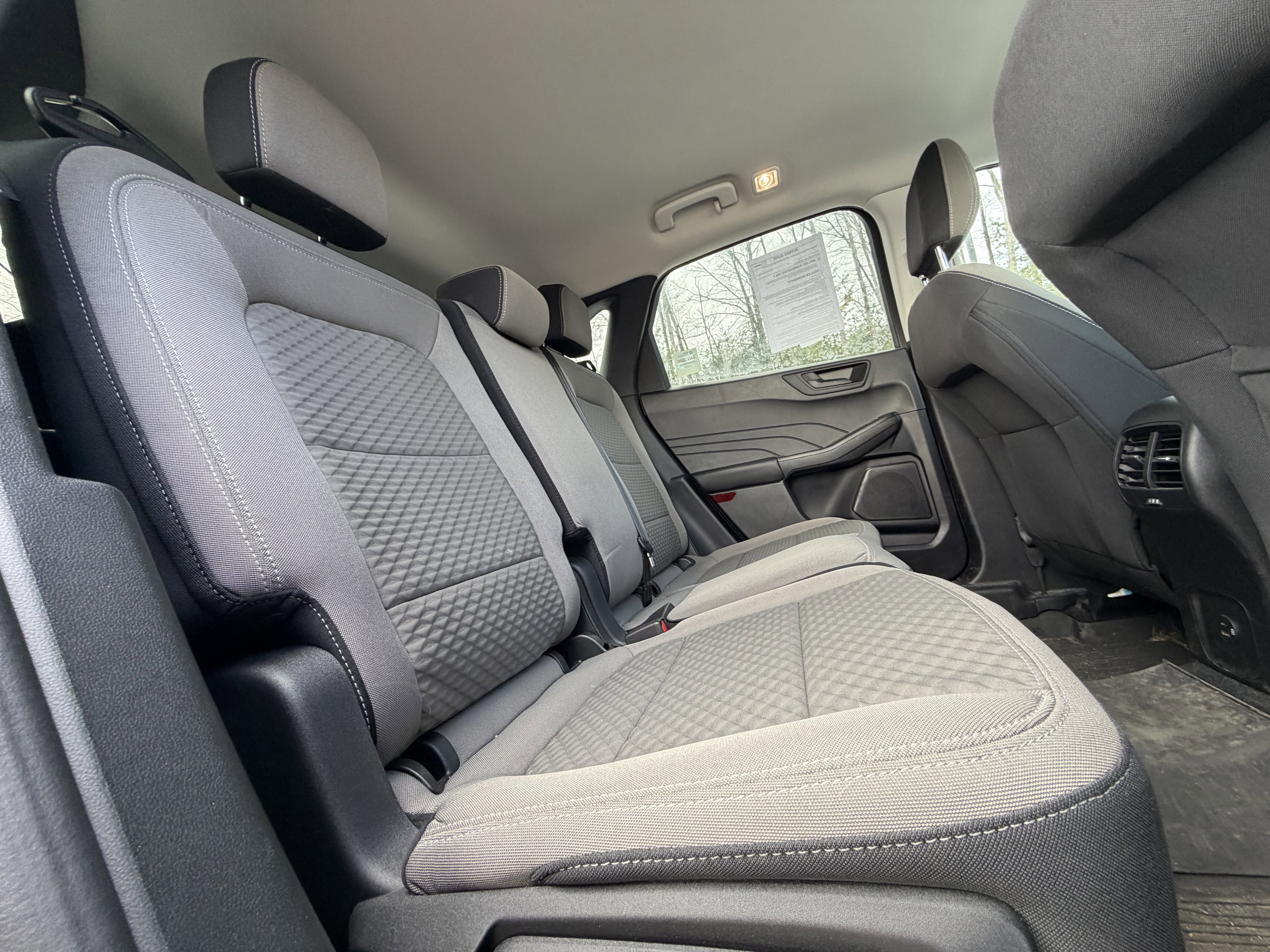 Used 2022 Ford Escape SE w/ Cold Weather Package image 30