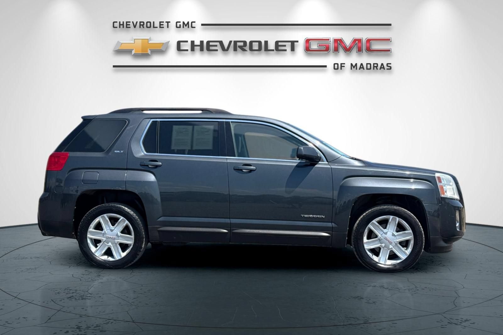 Used 2010 GMC Terrain SLT AWD/4WD image 2