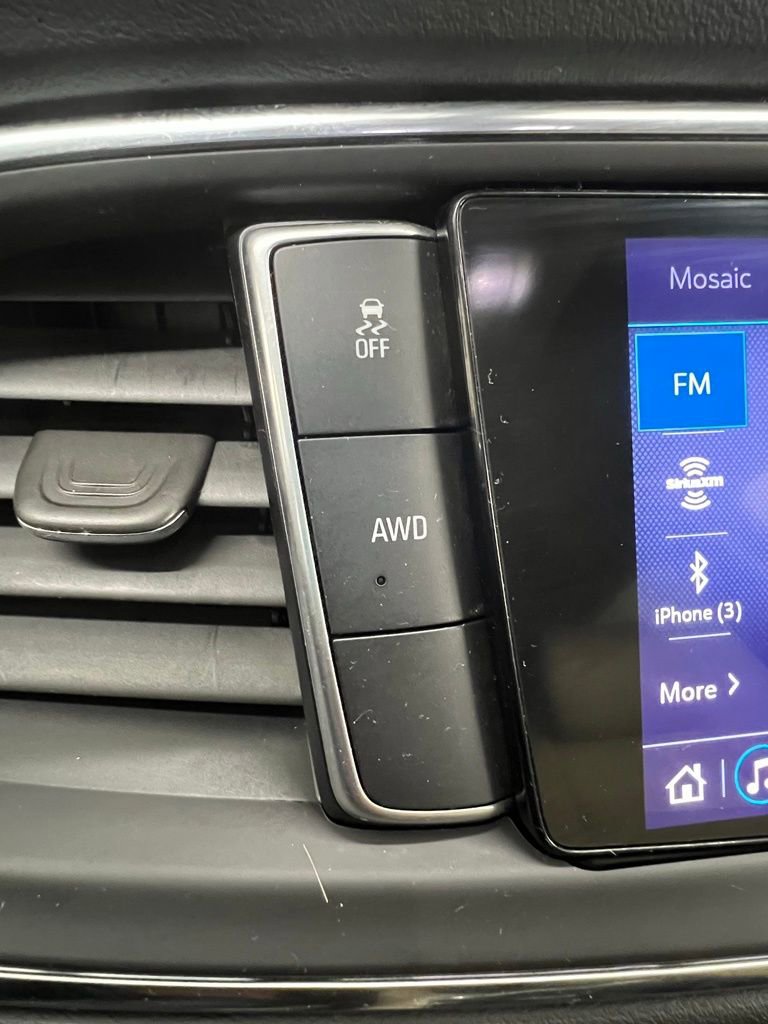 Used 2021 Buick Enclave Essence AWD/4WD image 22