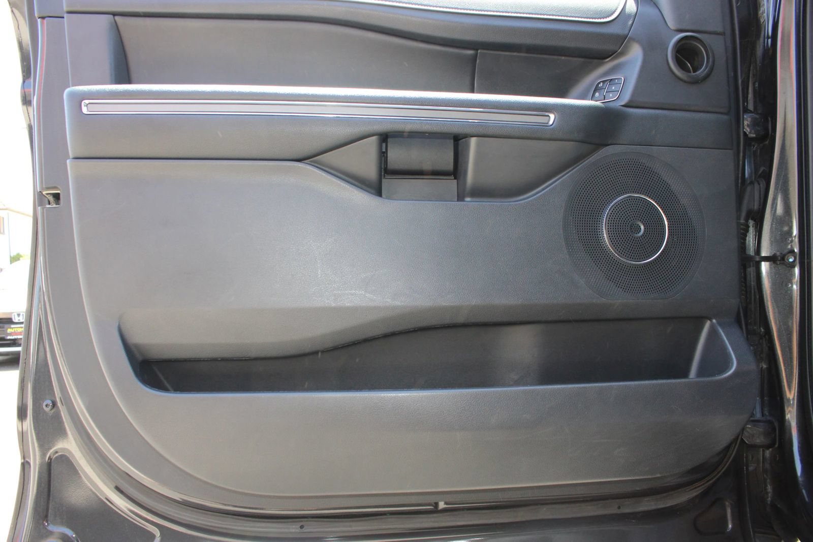 Used 2024 Ford Expedition Max XLT RWD image 7