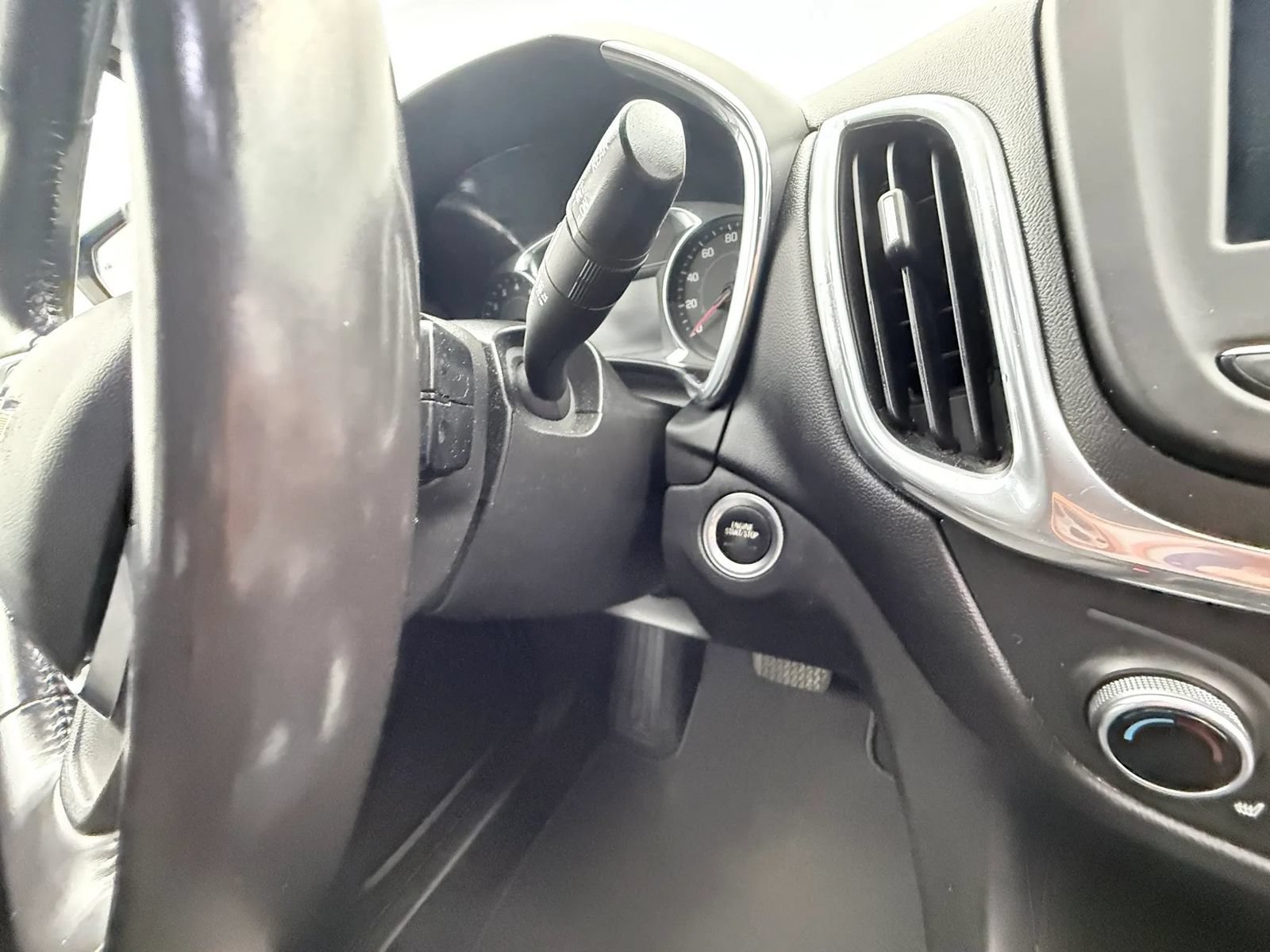 Used 2019 Chevrolet Equinox LT FWD image 14