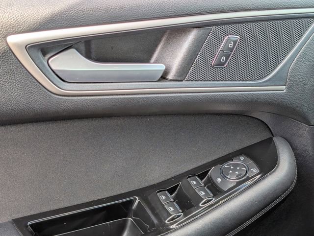 Used 2019 Ford Edge SEL image 21