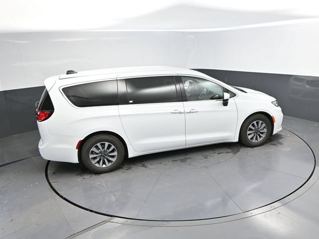 Used 2023 Chrysler Pacifica Touring-L FWD image 35