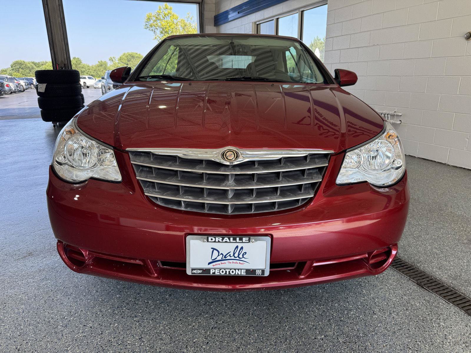 Used 2008 Chrysler Sebring Touring w/ Electronics Convenience Group FWD image 3