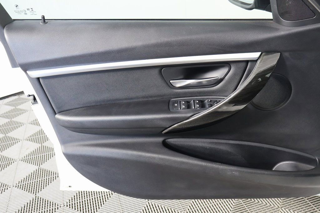 Used 2017 BMW 330i Sedan image 12