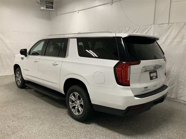 Used 2022 GMC Yukon XL SLE w/ Max Trailering Package image 3