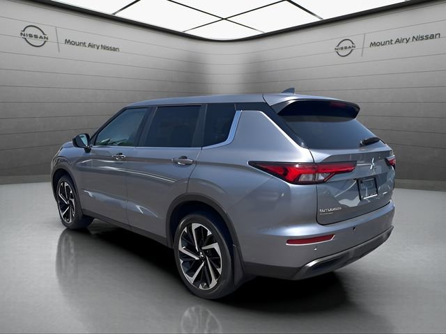 Used 2023 Mitsubishi Outlander SE FWD image 5