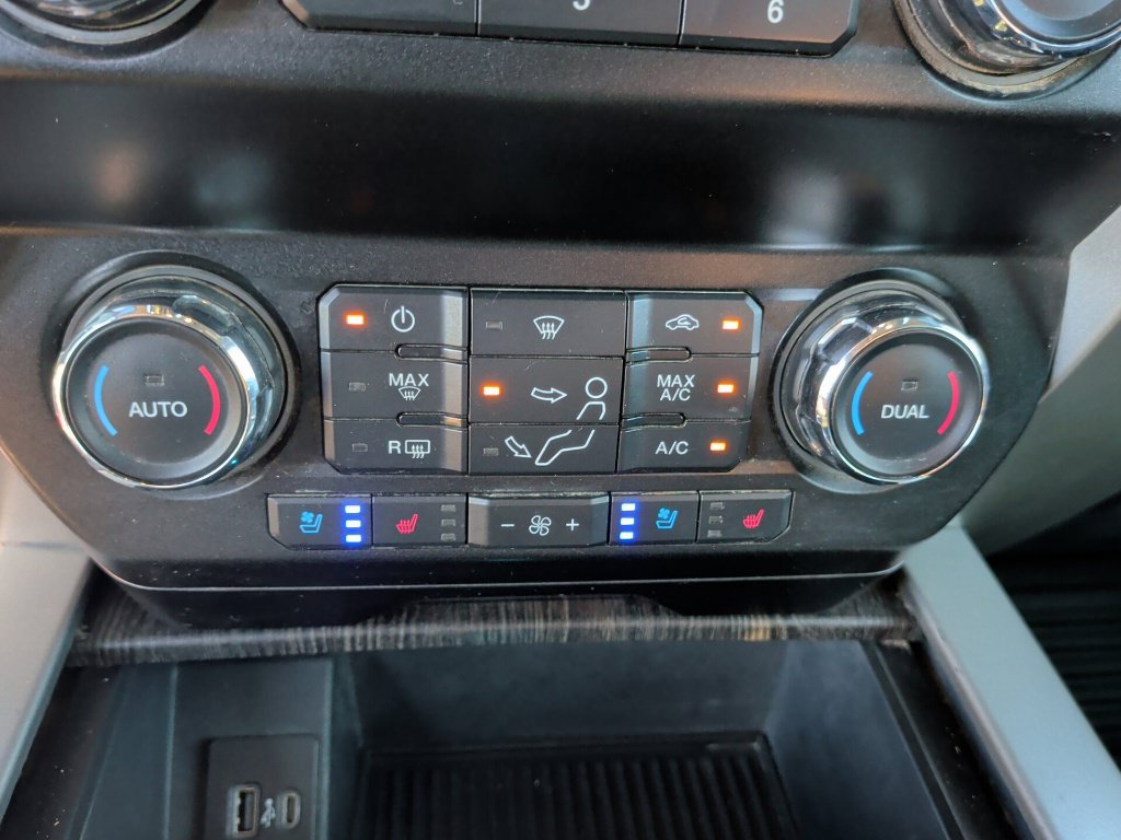 Used 2021 Ford F350 Lariat w/ Chrome Package AWD/4WD image 28
