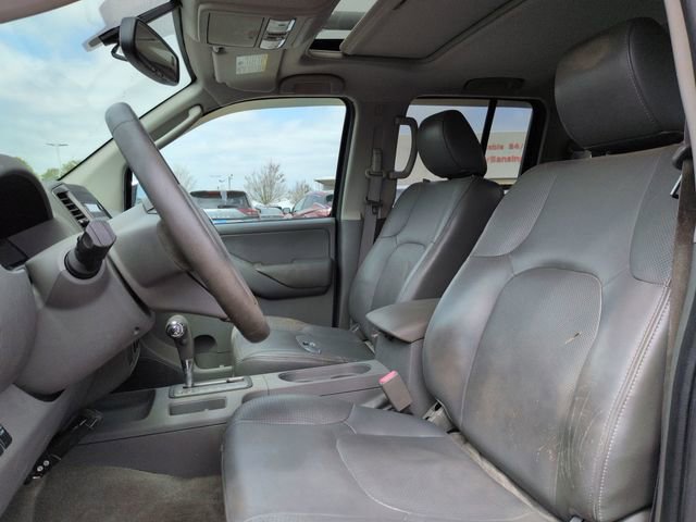 Used 2011 Nissan Frontier SL w/ Moonroof Pkg image 10
