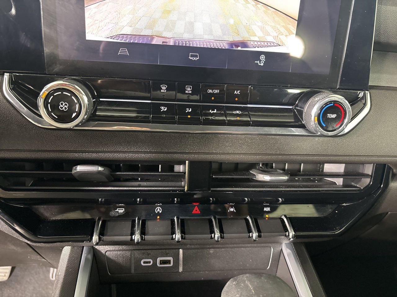 Used 2025 Chevrolet Colorado W/T w/ Advanced Trailering Package image 15