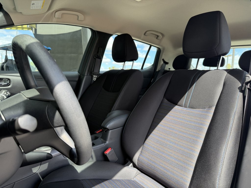 Used 2025 Nissan Leaf S FWD image 31